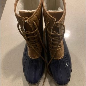 Duck boots
